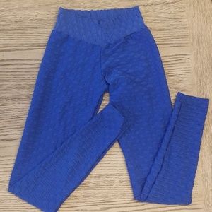 Gently used Brazilian scrunch/crunch leggings